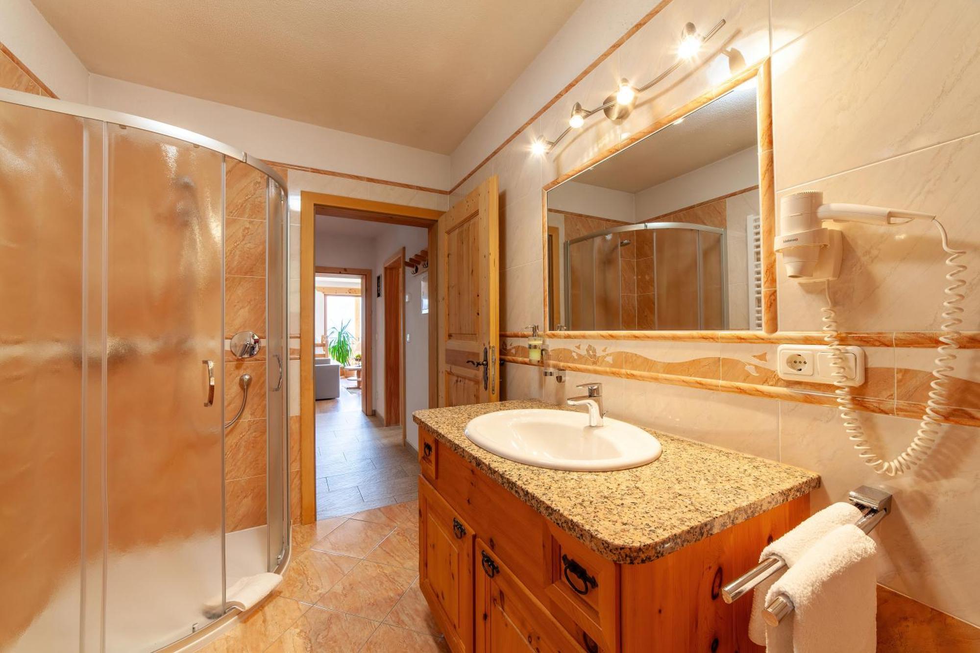 Huberhof Lägenhet Villandro Exteriör bild